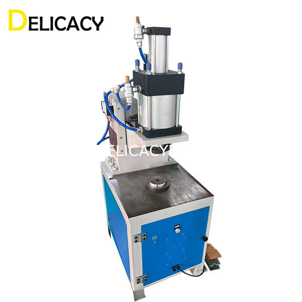 Semi автоматическая машина продукции жестяной коробки служа фланцем на круглые консервные банки 99mm 127mm